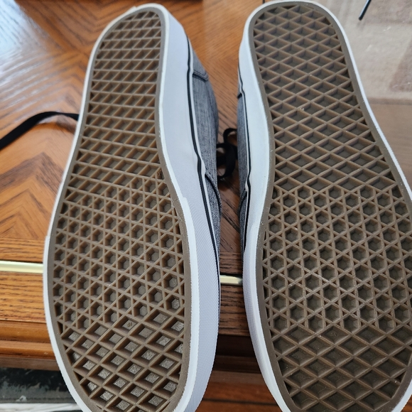 Mens Vans Sneakers - Picture 3 of 5